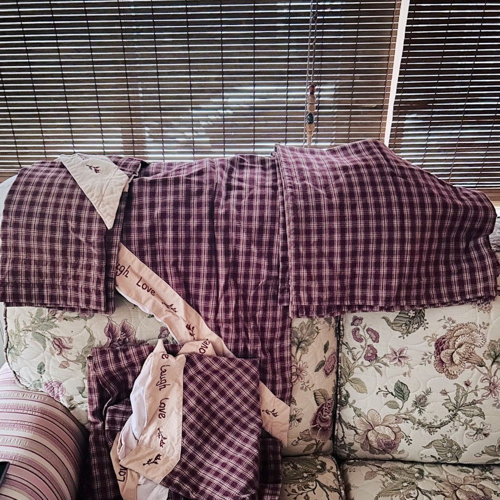 Live Laugh Love primitive tiered curtains.